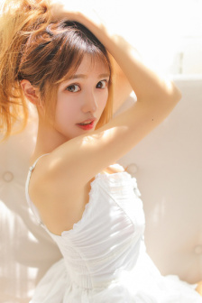 女性正面完整的身体结构